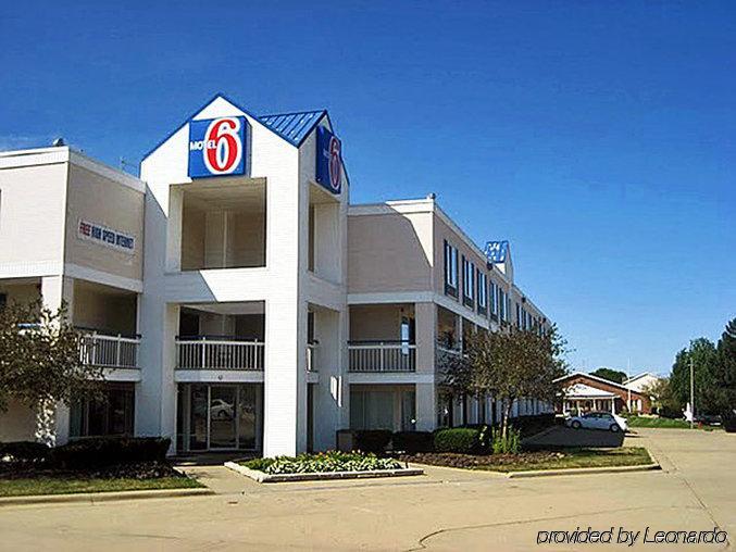 Motel 6 Normal Extérieur photo