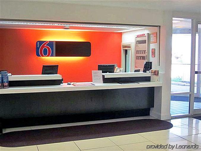 Motel 6 Normal Extérieur photo