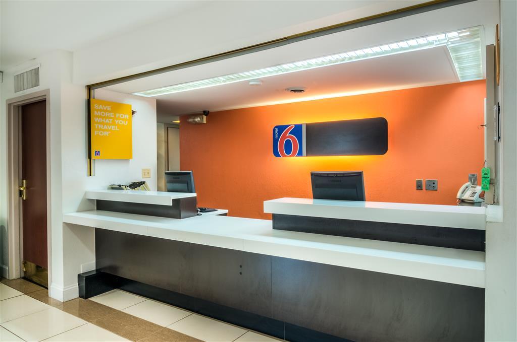 Motel 6 Normal Intérieur photo